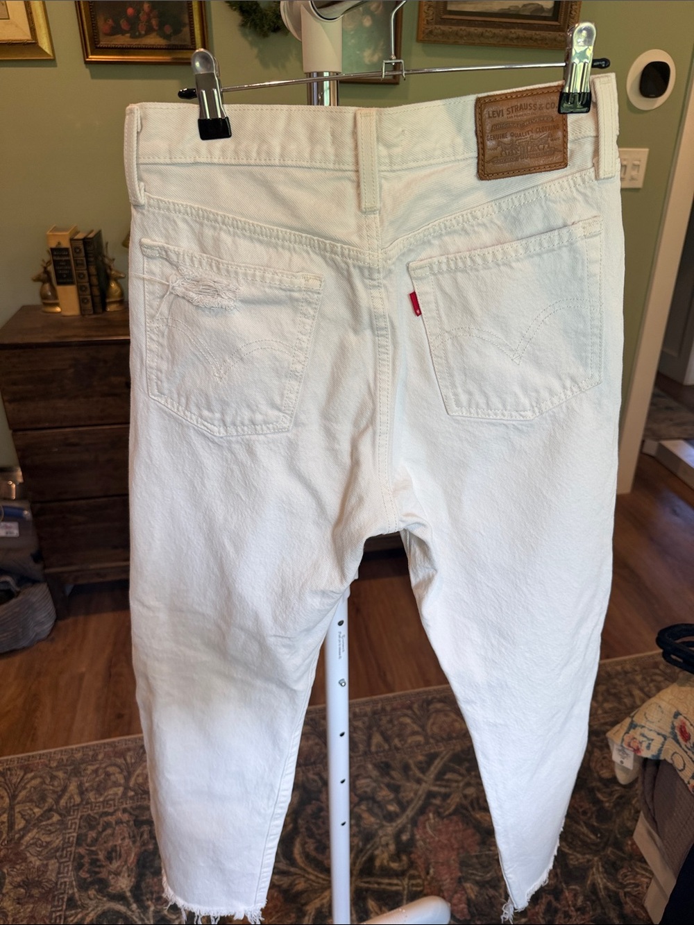 Levi's White Distressed Cropped Jeans - Picture 5 of 7